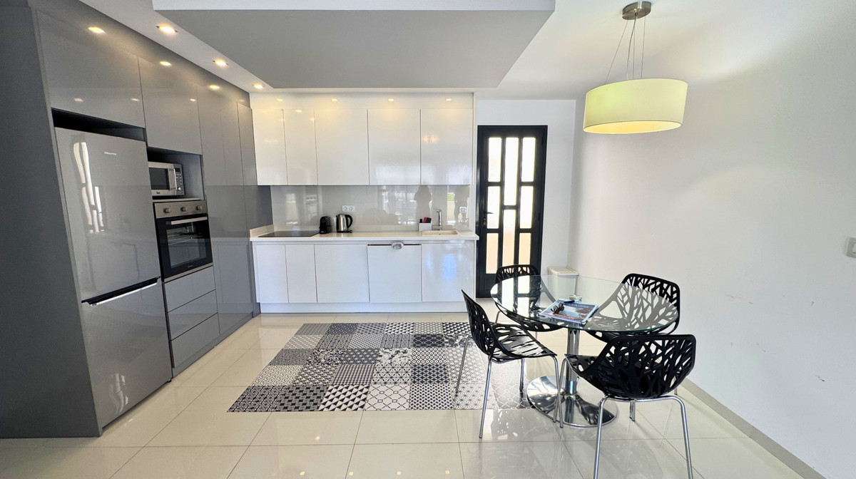 2 Bed Apartment for sale in Pilar De La Horadada Costa Blanca, Alicante, Spain