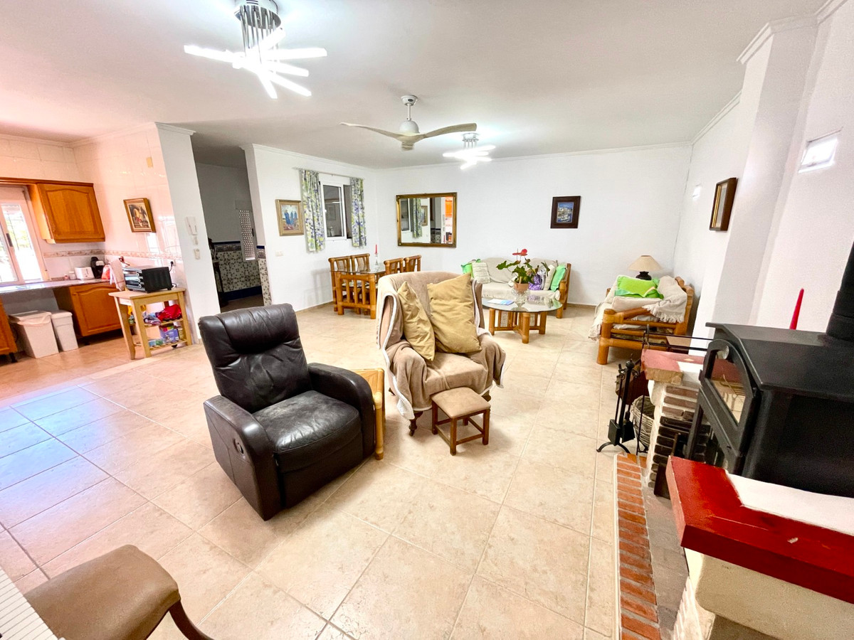 Se vende Villa - Chalet de 4 dormitorios en Costa Blanca, Alicante, España