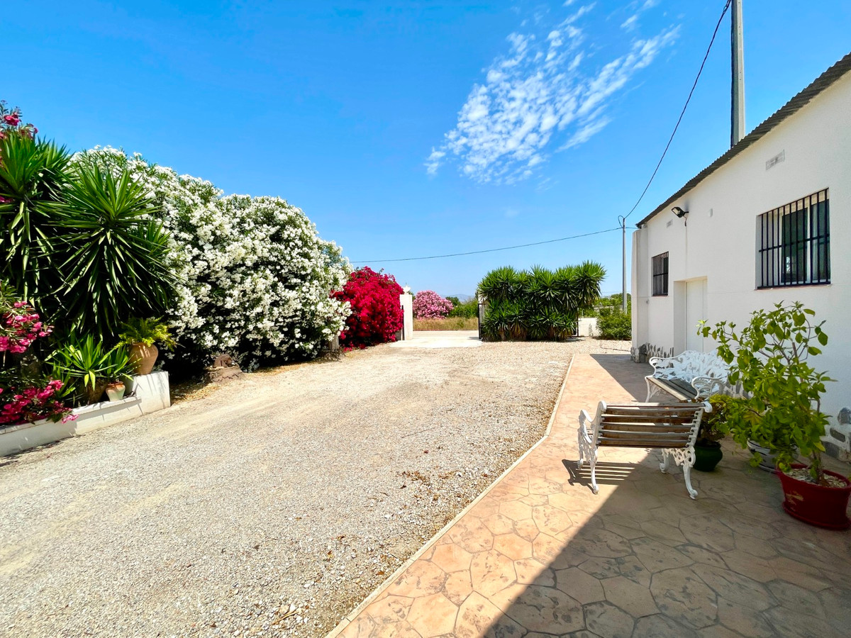 Se vende Villa - Chalet de 4 dormitorios en Costa Blanca, Alicante, España