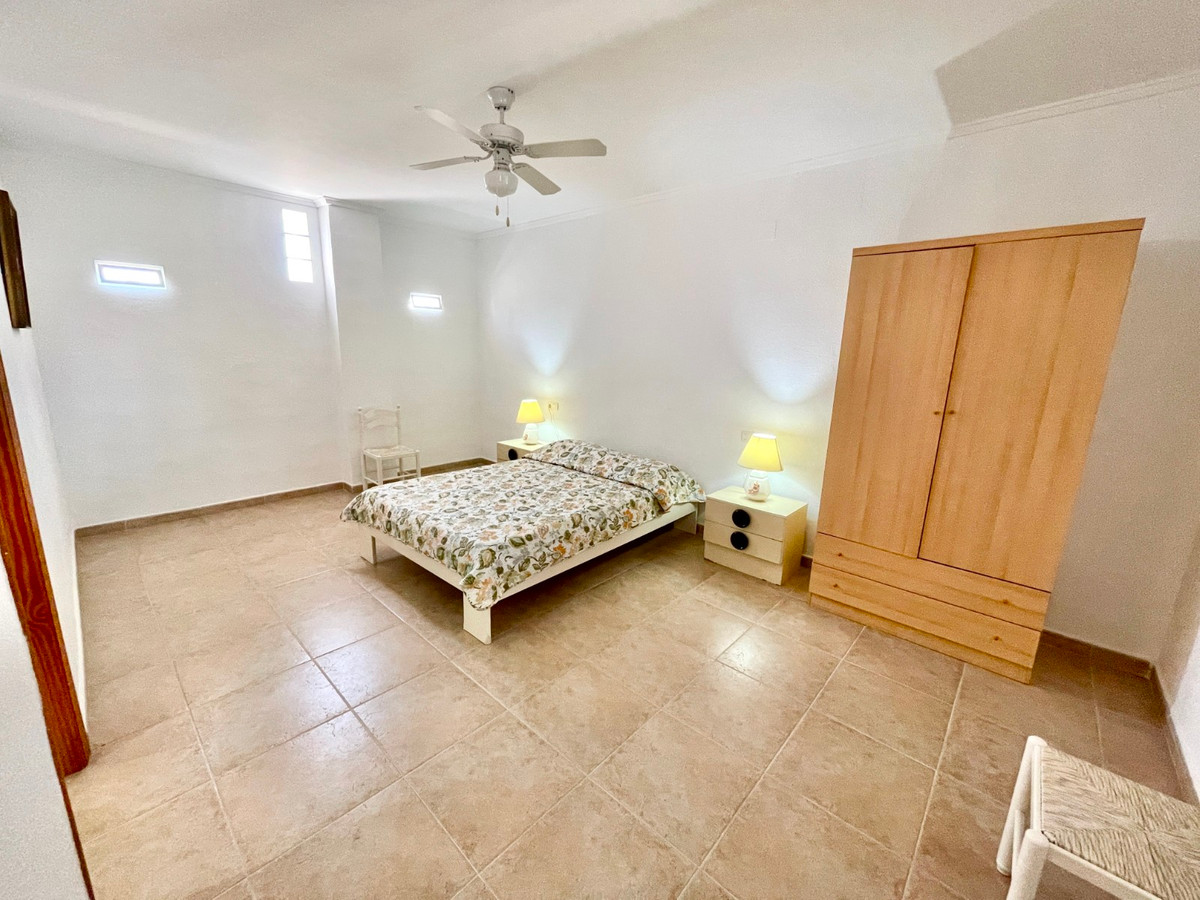 Se vende Villa - Chalet de 4 dormitorios en Costa Blanca, Alicante, España