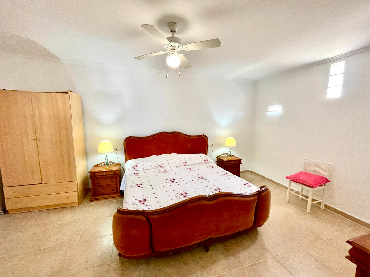 Se vende Villa - Chalet de 4 dormitorios en Costa Blanca, Alicante, España