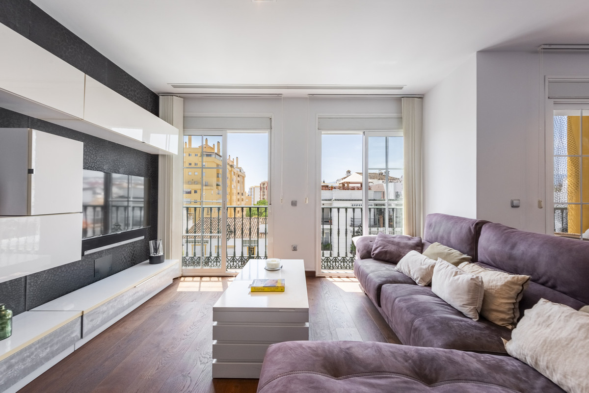 3 Bed Apartment for sale in San Pedro De Alcántara Costa Del Sol, Málaga, Spain