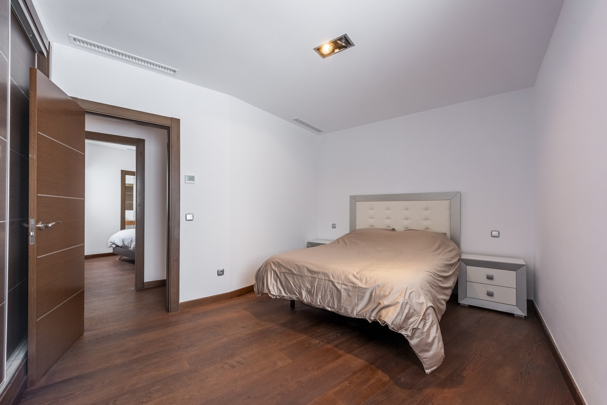 3 Bed Apartment for sale in San Pedro De Alcántara Costa Del Sol, Málaga, Spain
