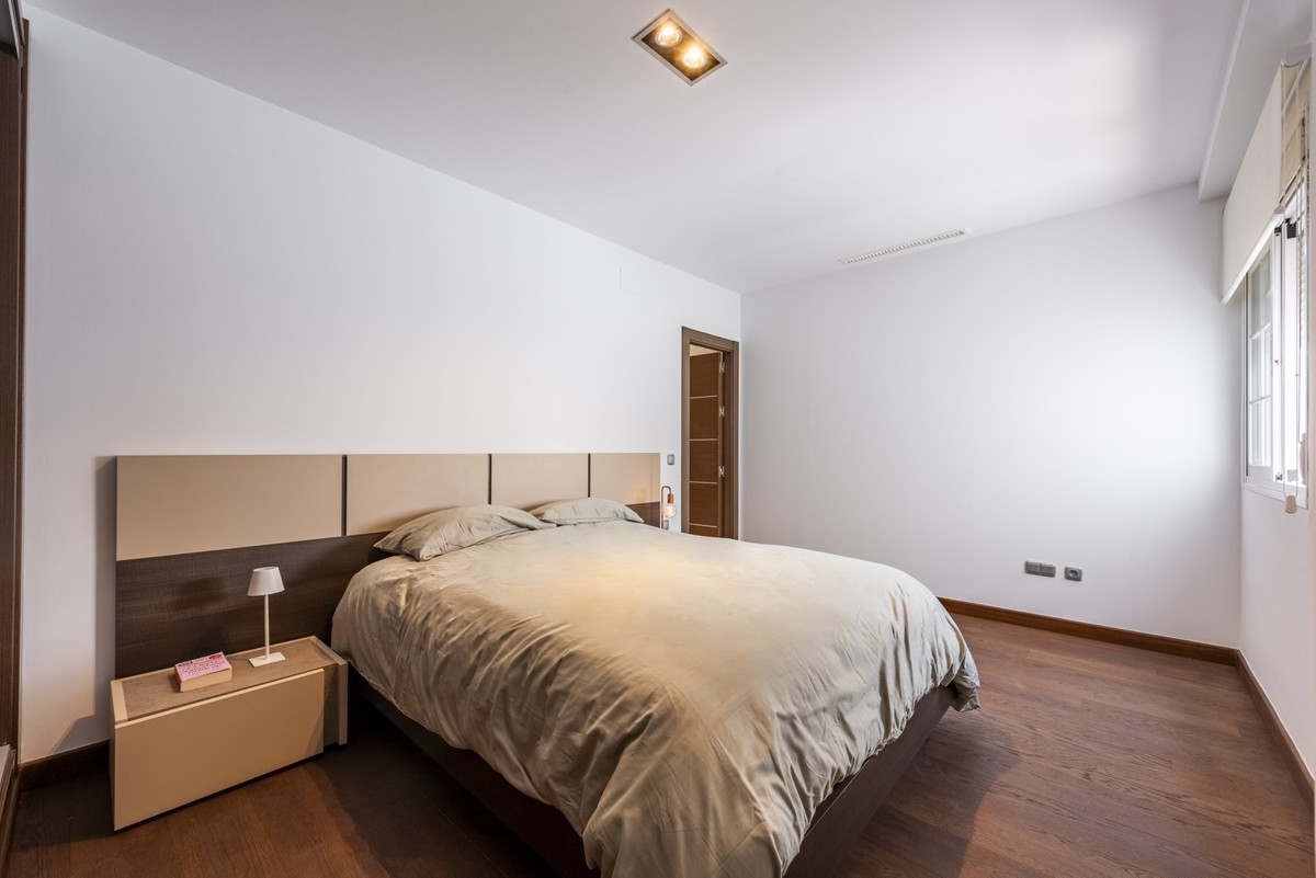 3 Bed Apartment for sale in San Pedro De Alcántara Costa Del Sol, Málaga, Spain