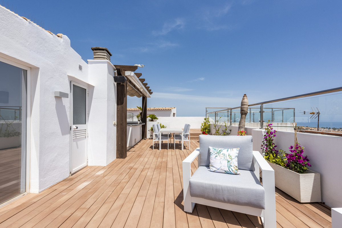 3 Bed Apartment for sale in San Pedro De Alcántara Costa Del Sol, Málaga, Spain