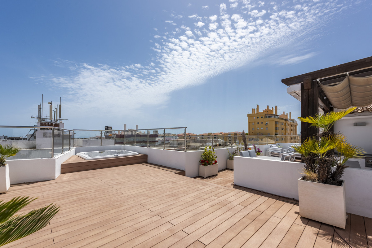 3 Bed Apartment for sale in San Pedro De Alcántara Costa Del Sol, Málaga, Spain