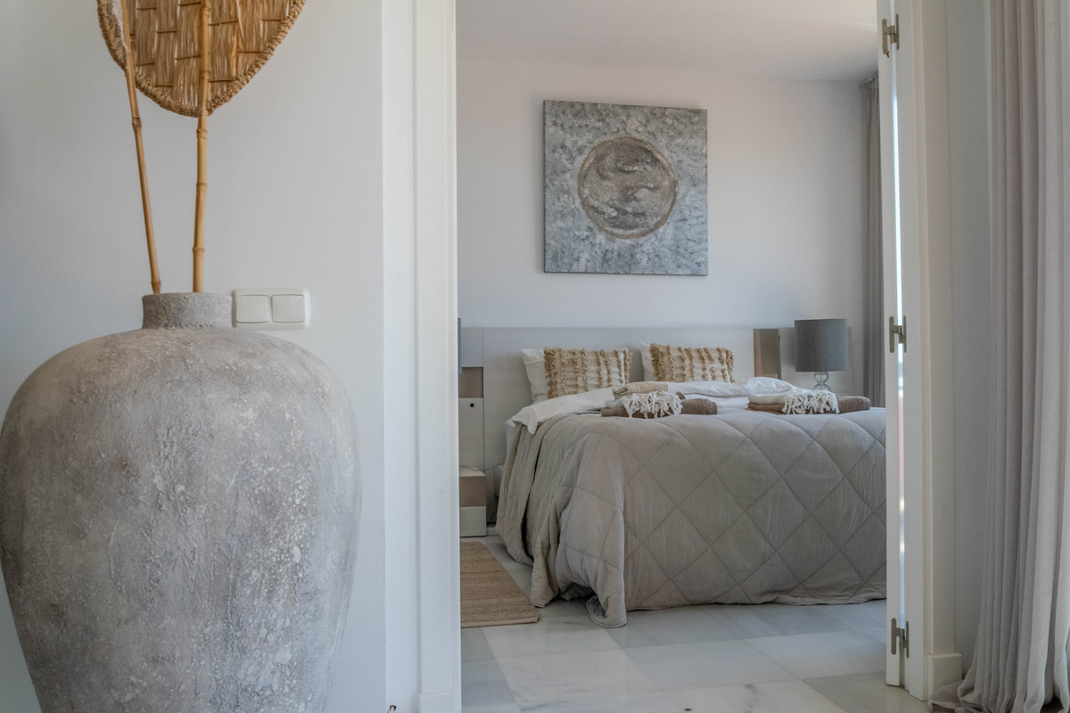 4 Bed Apartment for sale in Calahonda Costa Del Sol, Málaga, Spain