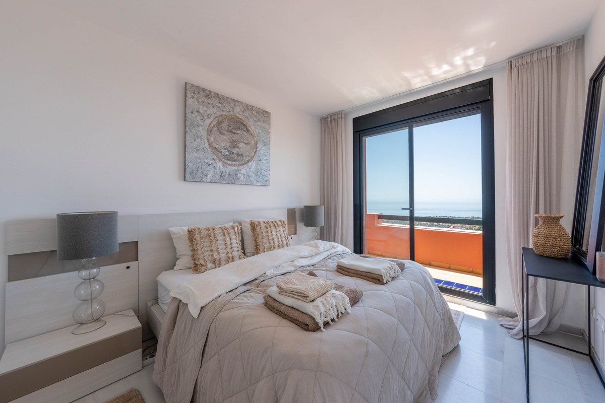 4 Bed Apartment for sale in Calahonda Costa Del Sol, Málaga, Spain