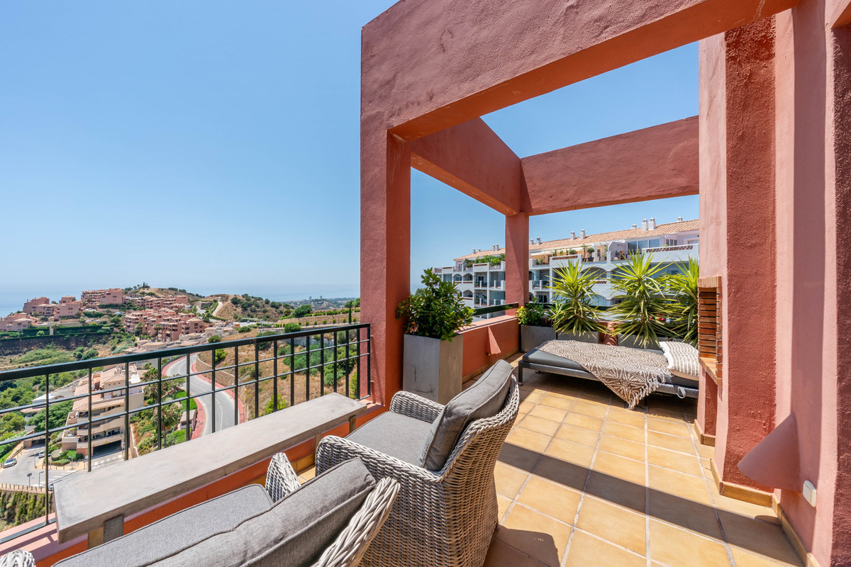 4 Bed Apartment for sale in Calahonda Costa Del Sol, Málaga, Spain