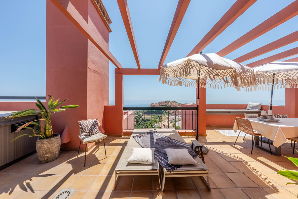 4 Bed Apartment for sale in Calahonda Costa Del Sol, Málaga, Spain