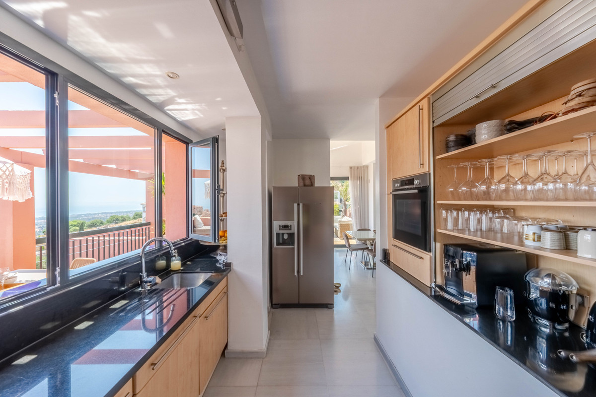 4 Bed Apartment for sale in Calahonda Costa Del Sol, Málaga, Spain