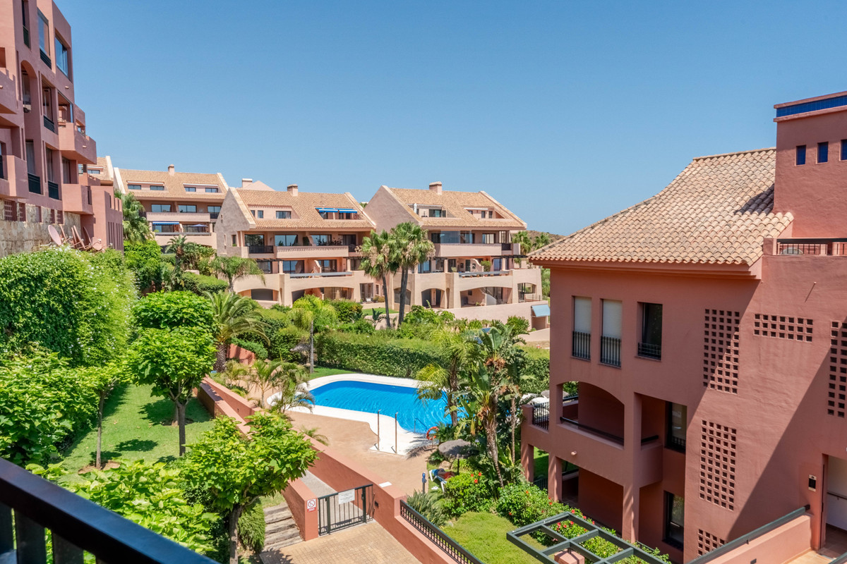 4 Bed Apartment for sale in Calahonda Costa Del Sol, Málaga, Spain