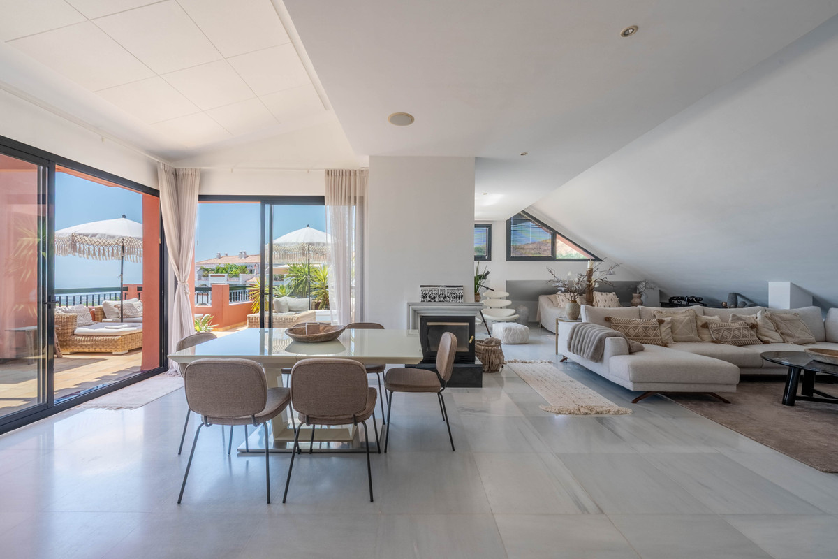 4 Bed Apartment for sale in Calahonda Costa Del Sol, Málaga, Spain