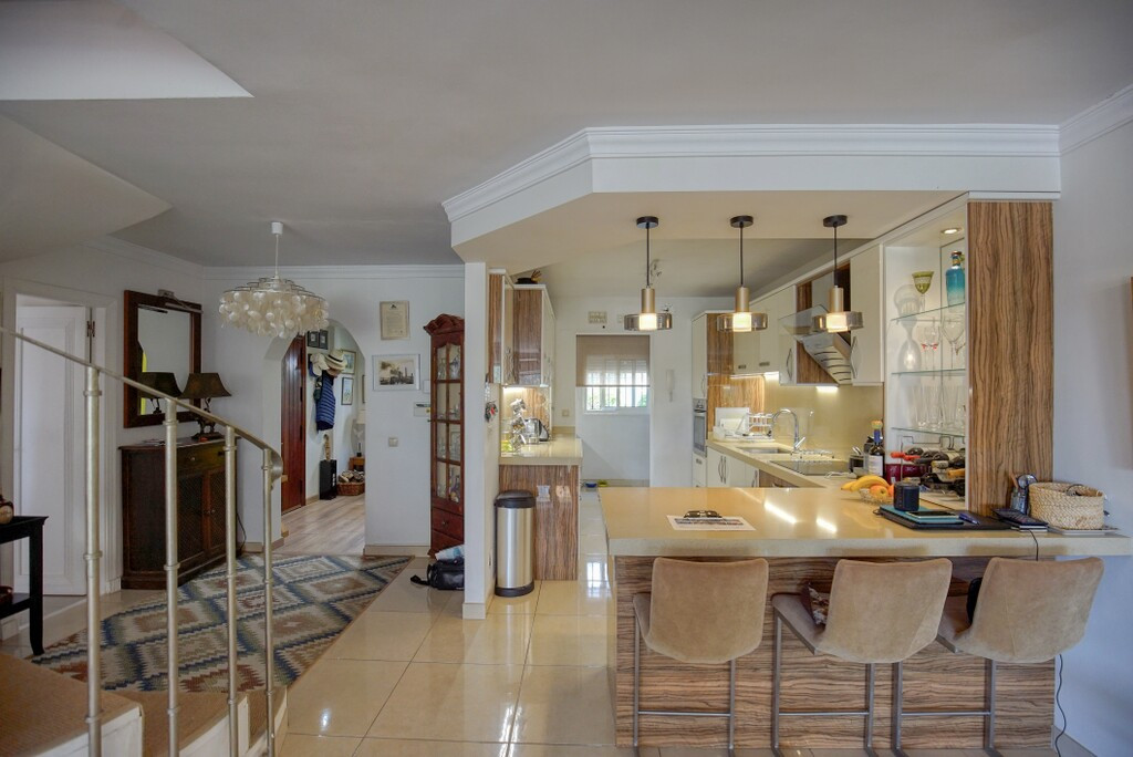 4 Bed Townhouse for sale in Nueva Andalucía Costa Del Sol, Málaga, Spain