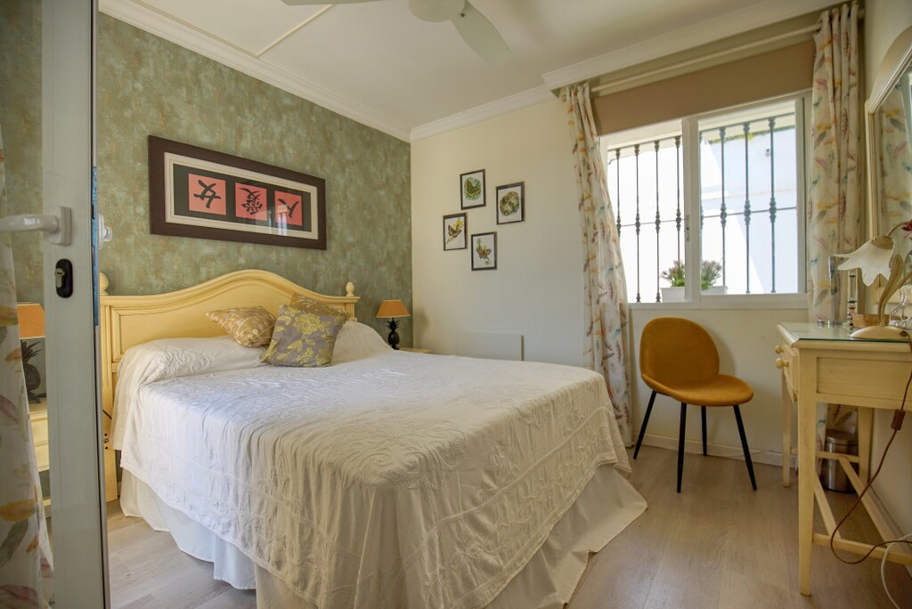 4 Bed Townhouse for sale in Nueva Andalucía Costa Del Sol, Málaga, Spain