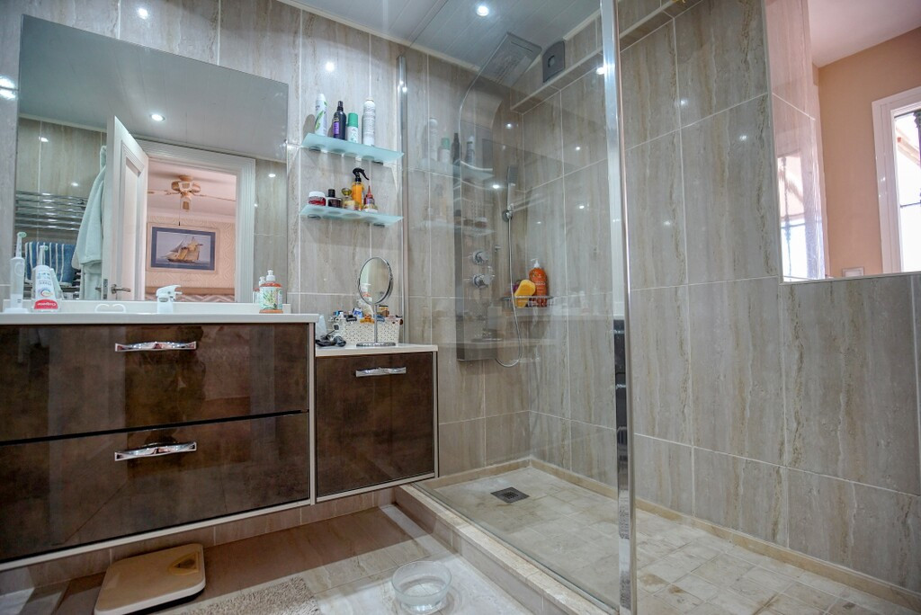 4 Bed Townhouse for sale in Nueva Andalucía Costa Del Sol, Málaga, Spain
