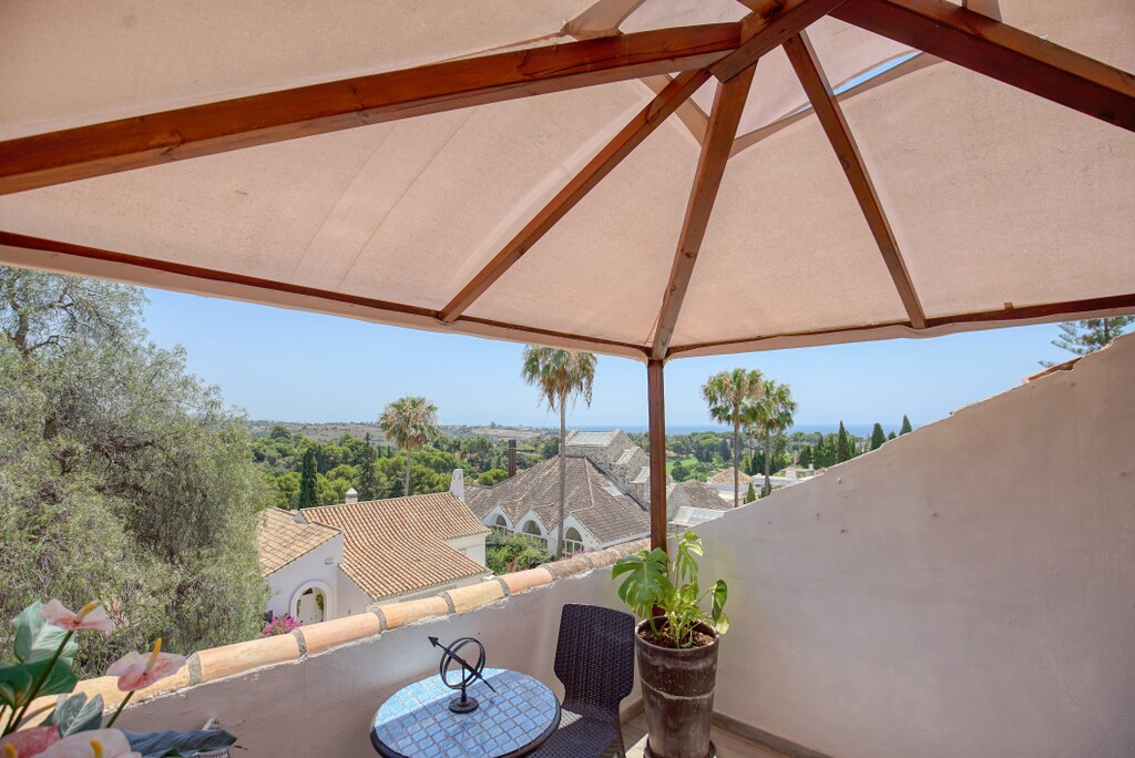 4 Bed Townhouse for sale in Nueva Andalucía Costa Del Sol, Málaga, Spain