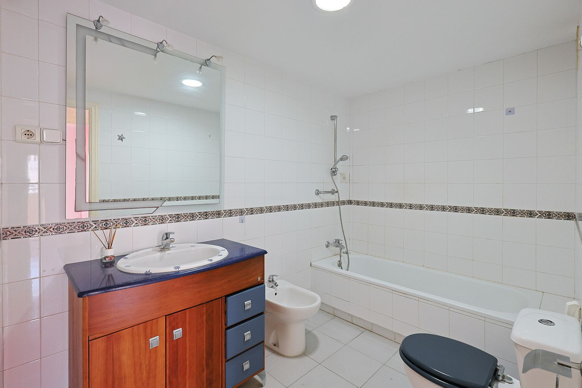 2 Bed Apartment for sale in Arroyo De La Miel Costa Del Sol, Málaga, Spain