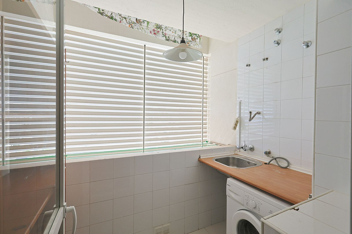 2 Bed Apartment for sale in Arroyo De La Miel Costa Del Sol, Málaga, Spain
