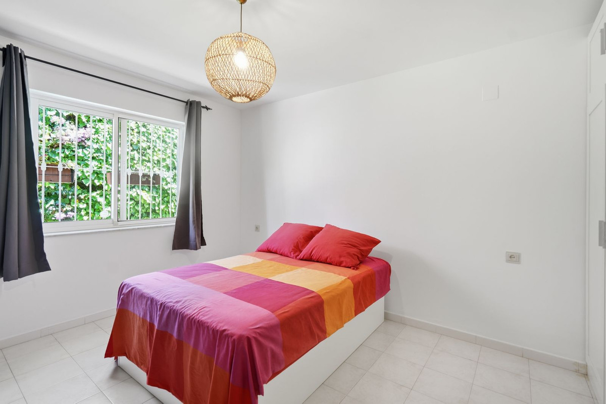 Se vende Villa - Chalet de 5 dormitorios en Costa Del Sol, Málaga, España