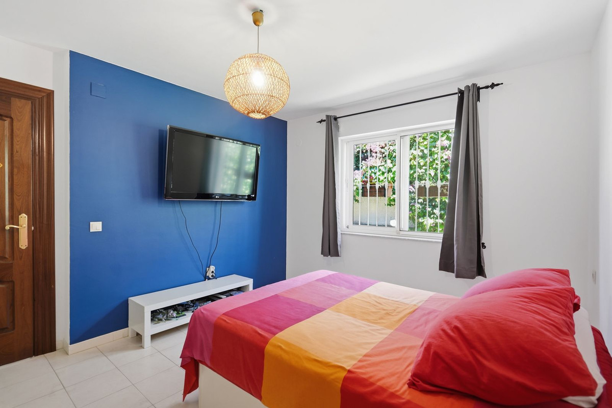 Se vende Villa - Chalet de 5 dormitorios en Costa Del Sol, Málaga, España