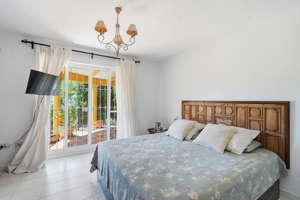 Se vende Villa - Chalet de 5 dormitorios en Costa Del Sol, Málaga, España