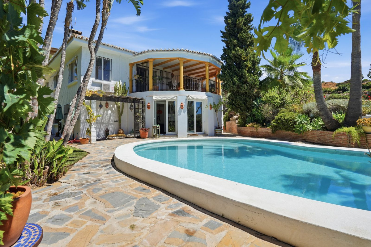 Se vende Villa - Chalet de 5 dormitorios en Costa Del Sol, Málaga, España