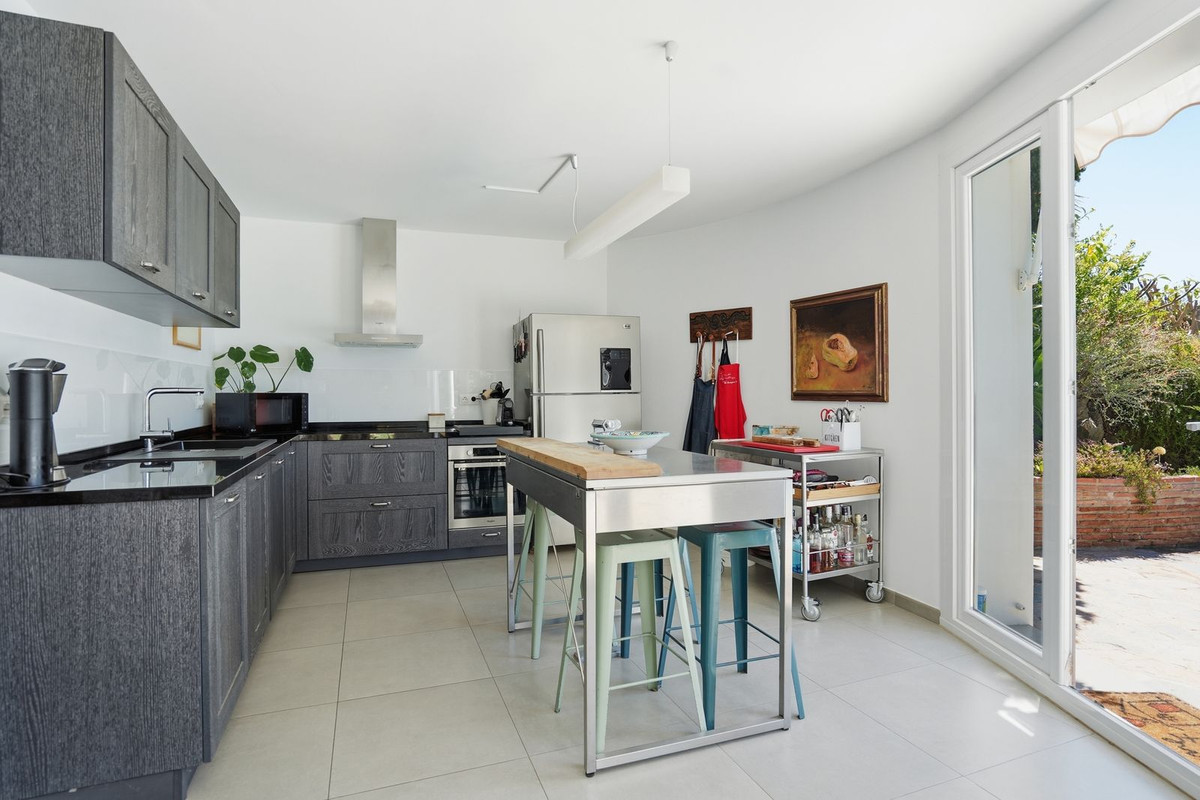 Se vende Villa - Chalet de 5 dormitorios en Costa Del Sol, Málaga, España