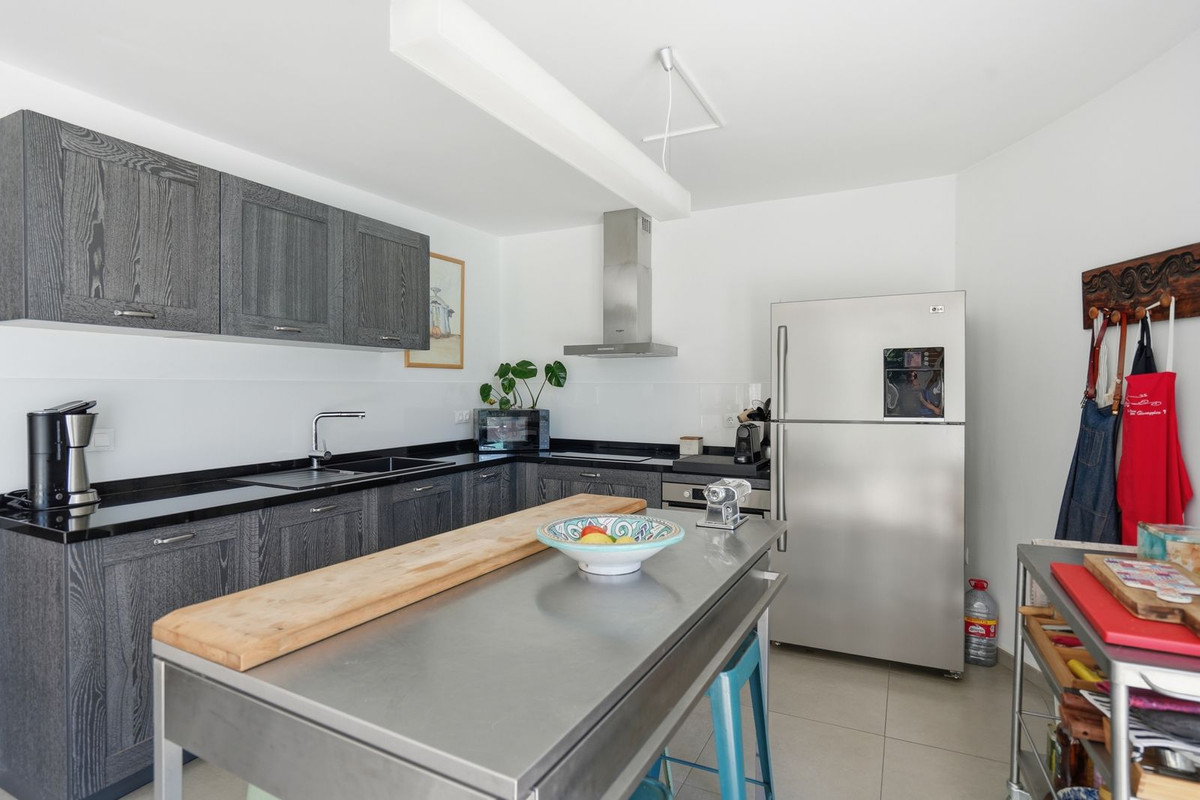 Se vende Villa - Chalet de 5 dormitorios en Costa Del Sol, Málaga, España