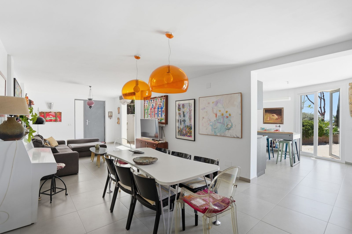 Se vende Villa - Chalet de 5 dormitorios en Costa Del Sol, Málaga, España