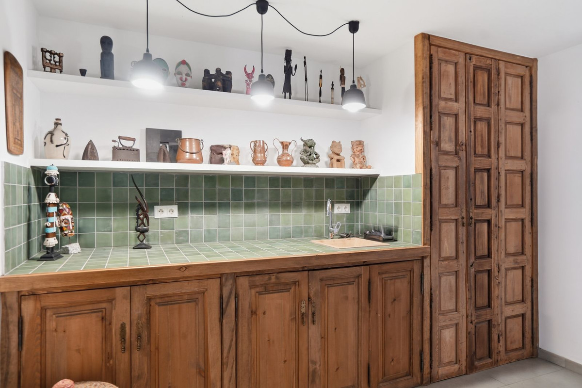 Se vende Villa - Chalet de 5 dormitorios en Costa Del Sol, Málaga, España