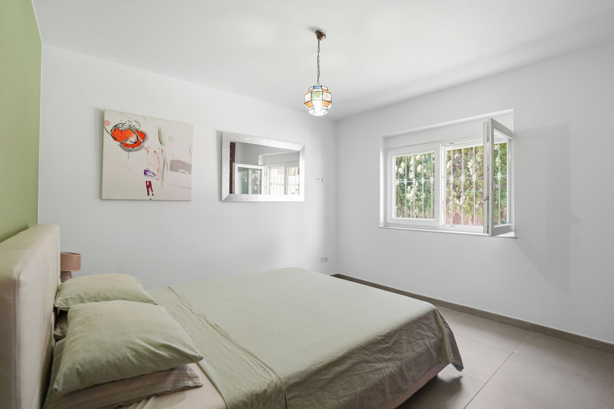 Se vende Villa - Chalet de 5 dormitorios en Costa Del Sol, Málaga, España