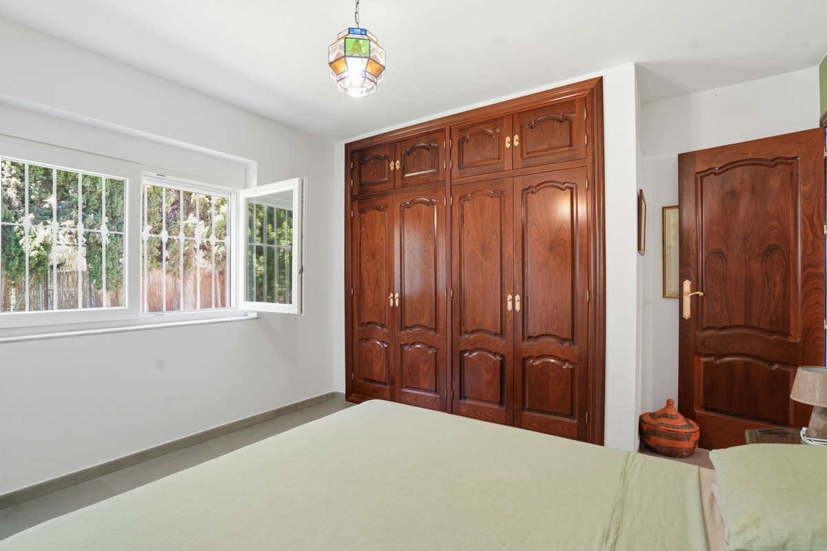 Se vende Villa - Chalet de 5 dormitorios en Costa Del Sol, Málaga, España