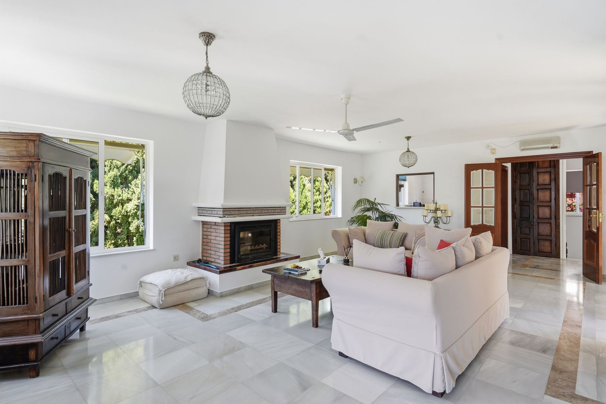 Se vende Villa - Chalet de 5 dormitorios en Costa Del Sol, Málaga, España