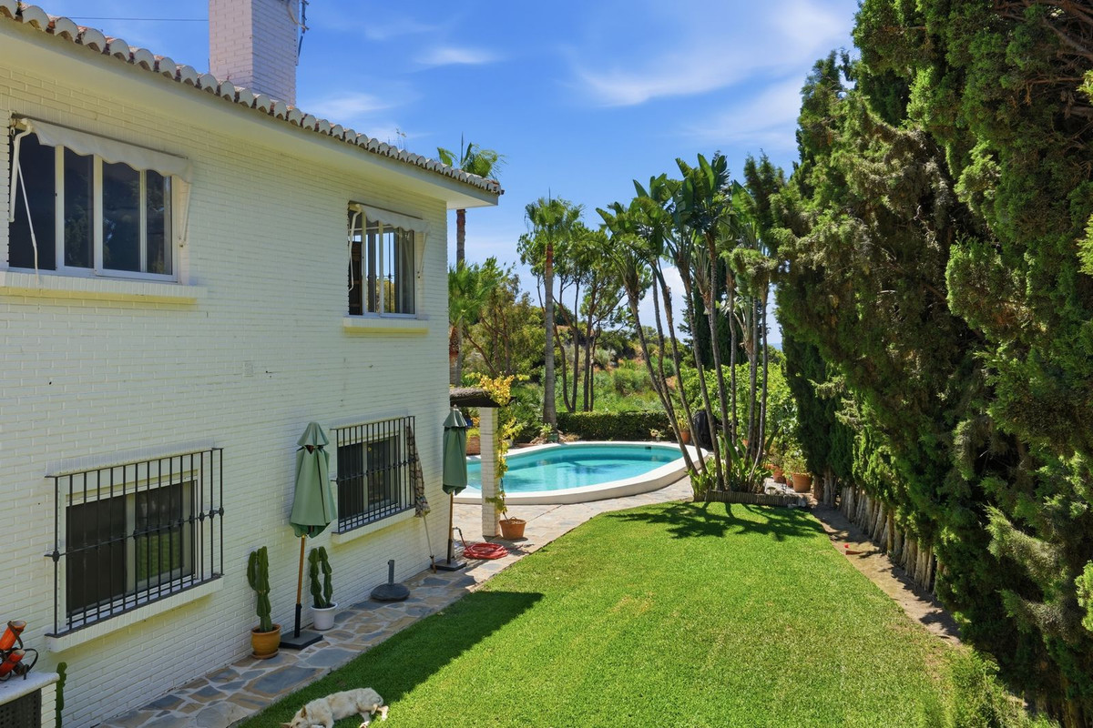Se vende Villa - Chalet de 5 dormitorios en Costa Del Sol, Málaga, España