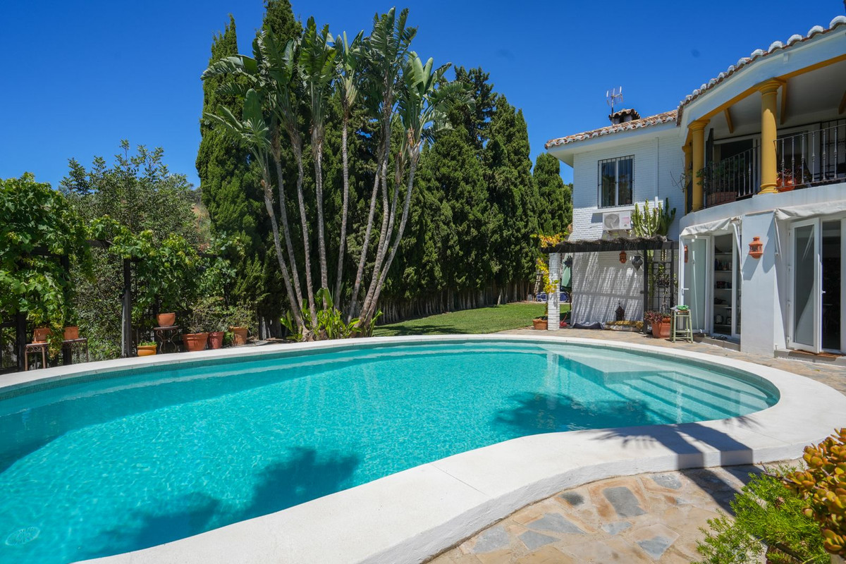 Se vende Villa - Chalet de 5 dormitorios en Costa Del Sol, Málaga, España