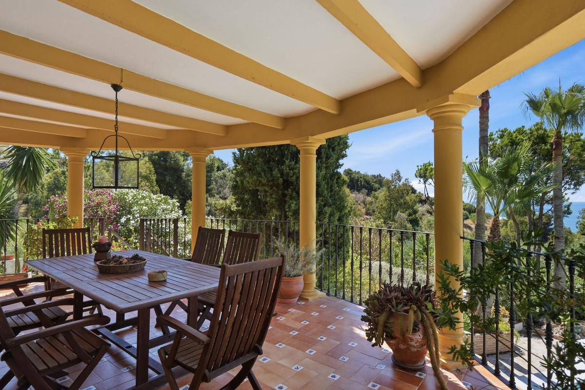 Se vende Villa - Chalet de 5 dormitorios en Costa Del Sol, Málaga, España