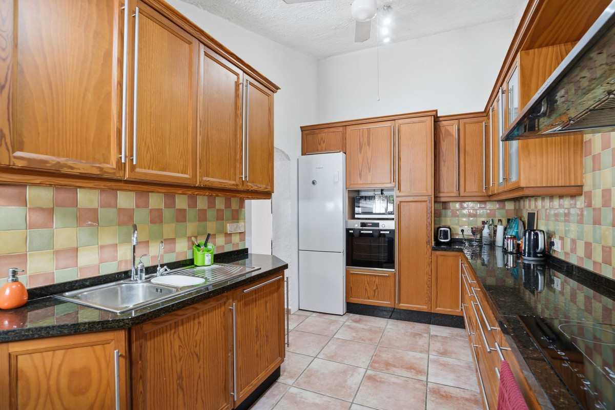 Se vende Villa - Chalet de 4 dormitorios en Costa Del Sol, Málaga, España