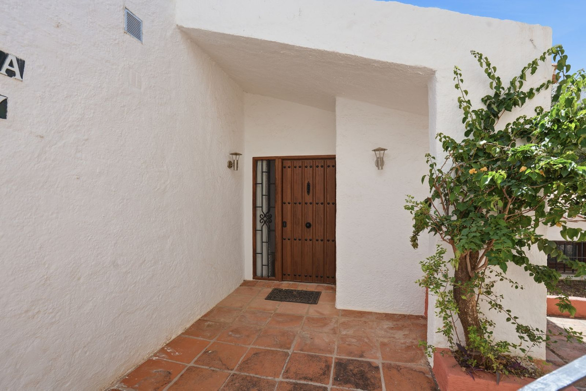 Se vende Villa - Chalet de 4 dormitorios en Costa Del Sol, Málaga, España