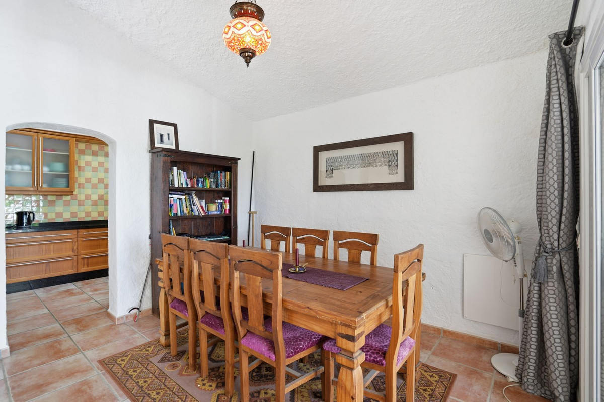 Se vende Villa - Chalet de 4 dormitorios en Costa Del Sol, Málaga, España