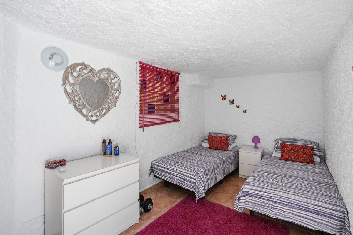 Se vende Villa - Chalet de 4 dormitorios en Costa Del Sol, Málaga, España