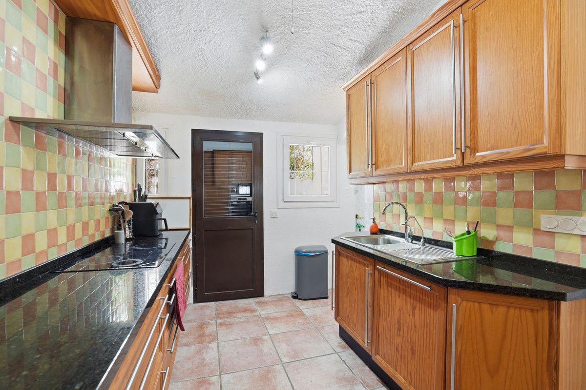 Se vende Villa - Chalet de 4 dormitorios en Costa Del Sol, Málaga, España
