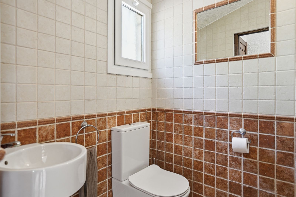 Se vende Villa - Chalet de 4 dormitorios en Costa Del Sol, Málaga, España
