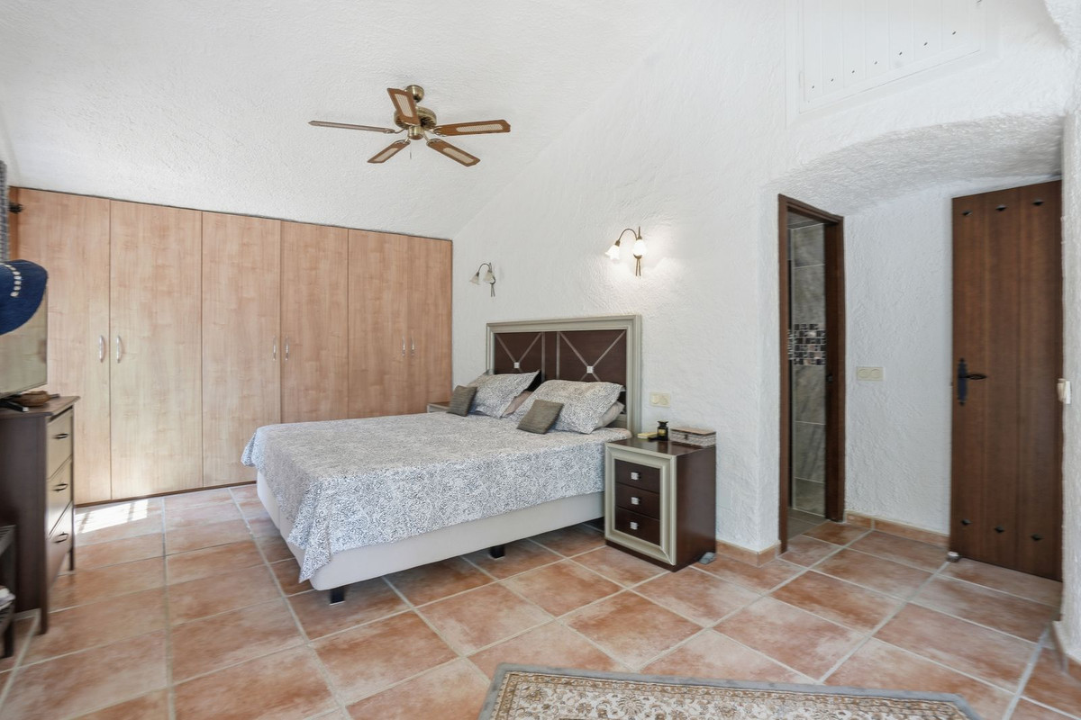 Se vende Villa - Chalet de 4 dormitorios en Costa Del Sol, Málaga, España