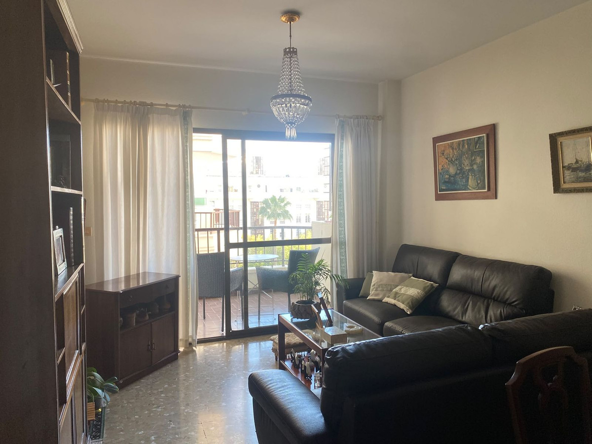 Se vende Apartamento Planta Media de 2 dormitorios en Costa Del Sol, Málaga, España