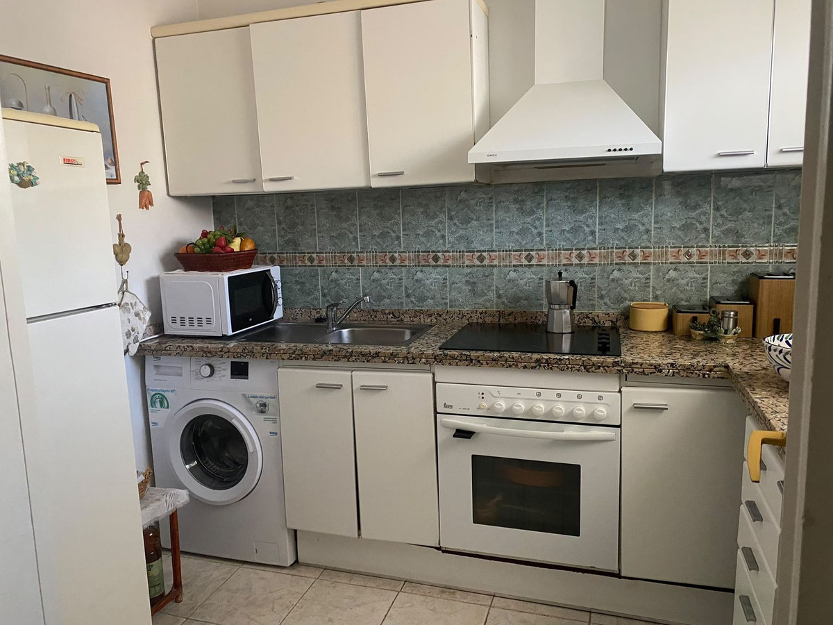 Se vende Apartamento Planta Media de 2 dormitorios en Costa Del Sol, Málaga, España