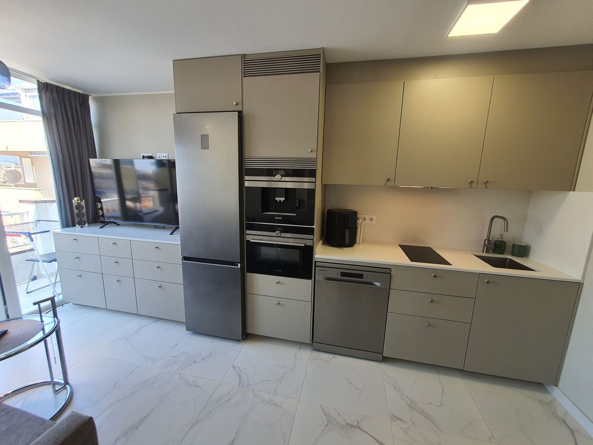 2 Bed Apartment for sale in Fuengirola Costa Del Sol, Málaga, Spain