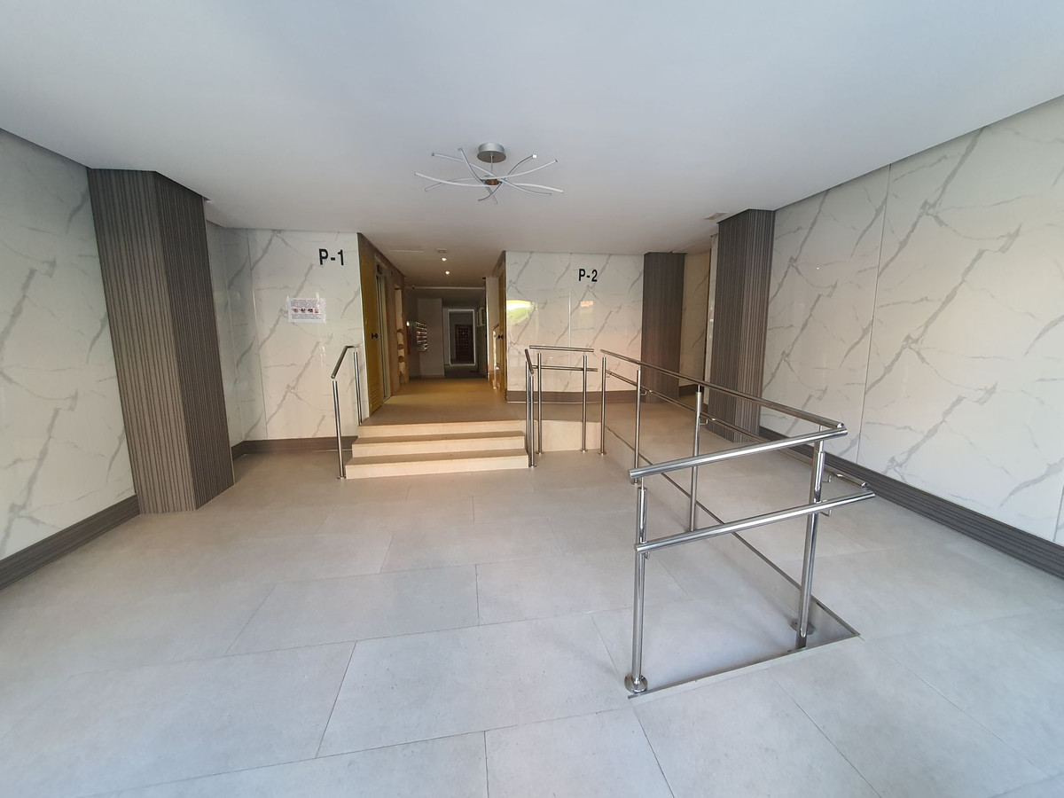 2 Bed Apartment for sale in Fuengirola Costa Del Sol, Málaga, Spain