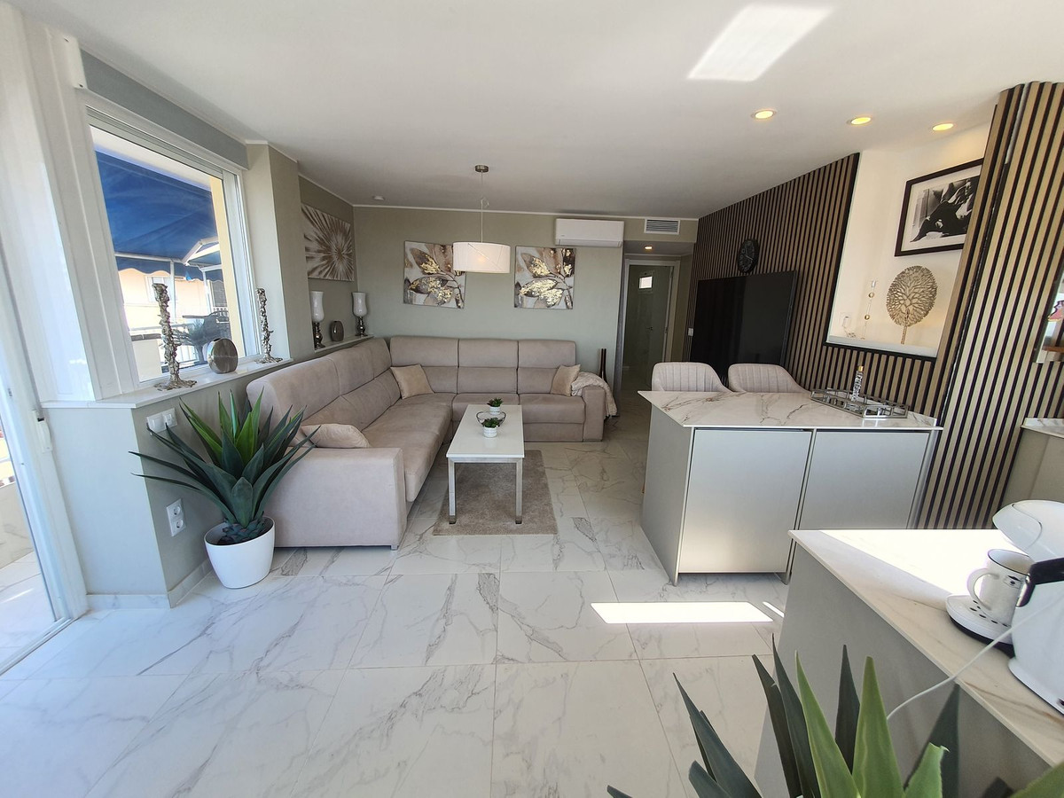 2 Bed Apartment for sale in Fuengirola Costa Del Sol, Málaga, Spain