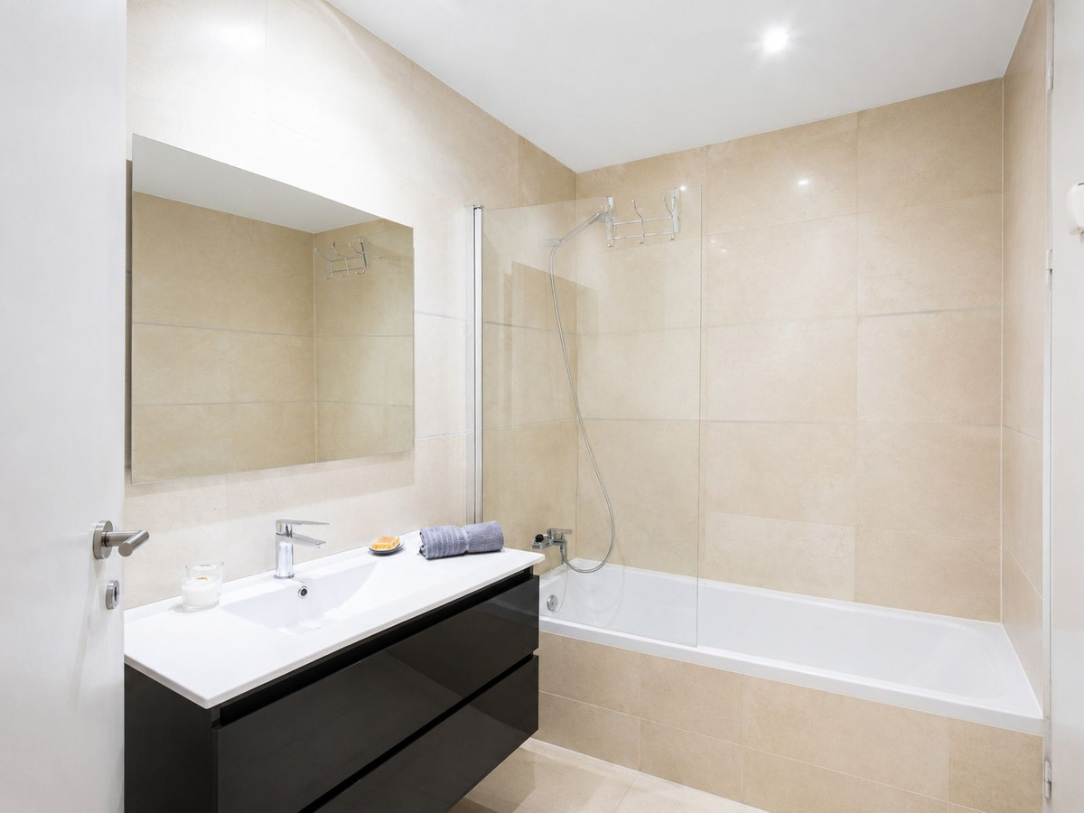Se vende Apartamento Planta Baja de 2 dormitorios en Costa Del Sol, Málaga, España